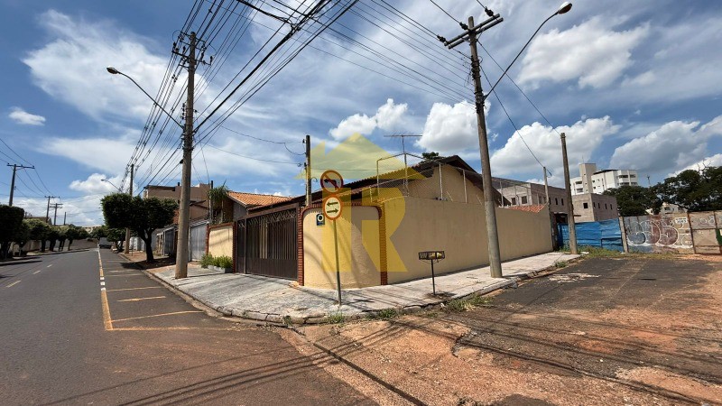 Casa com 3 quartos à venda, 172m² — foto 4 de 38