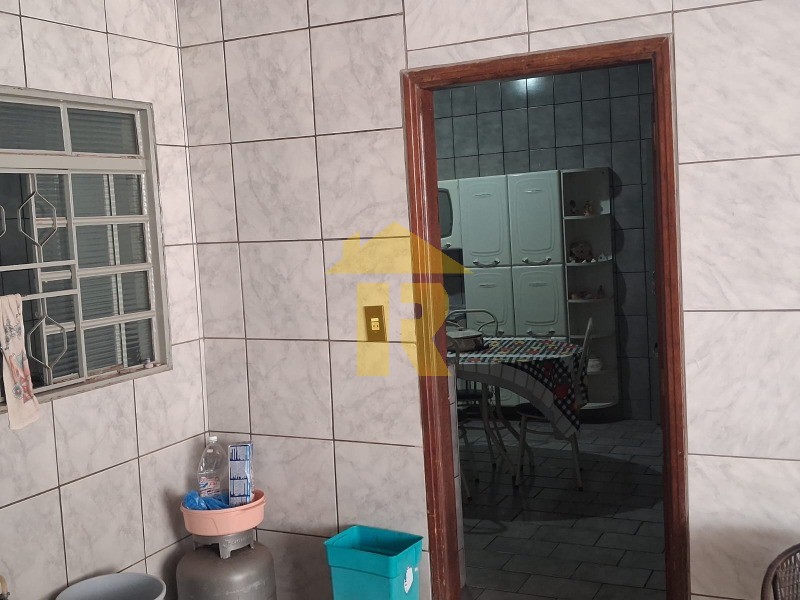 Casa com 2 quartos à venda, 187m² — foto 17 de 40