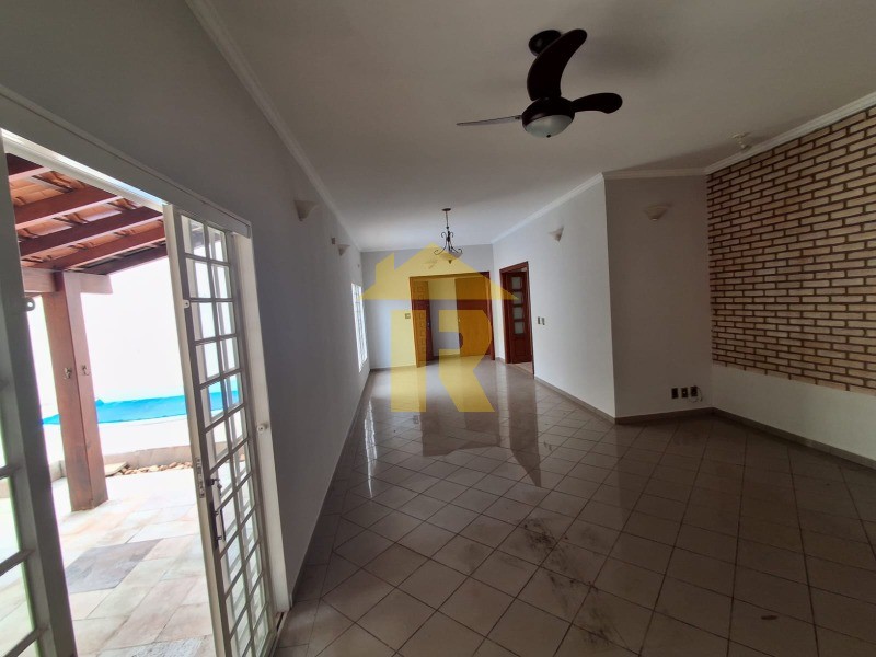 Casa com 4 quartos à venda, 340m² — foto 19 de 49