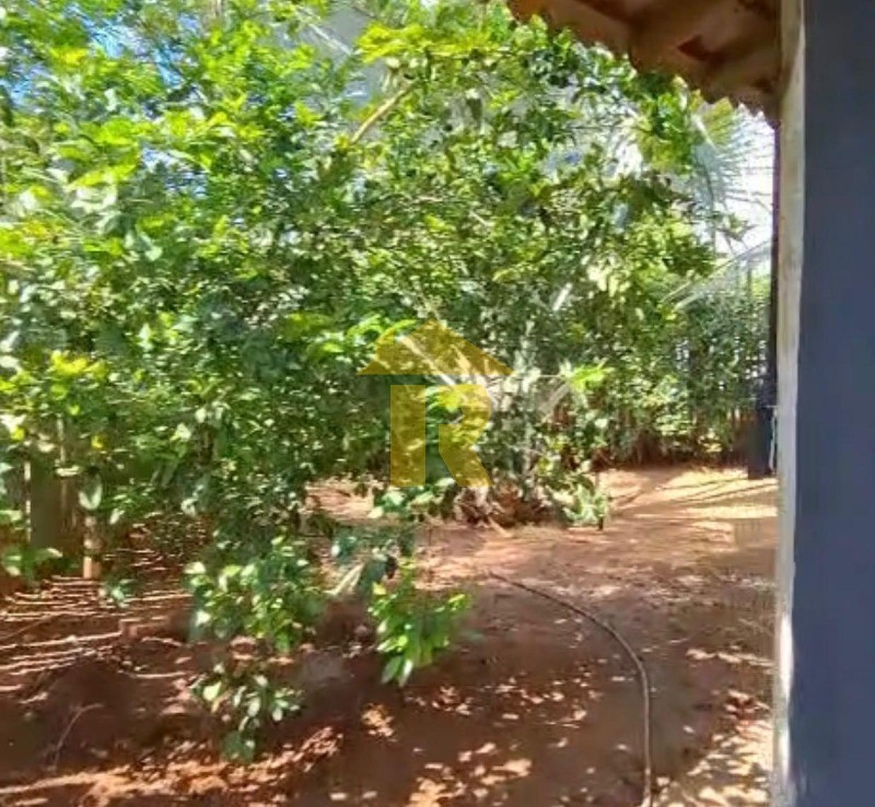 Casa de Condomínio com 4 quartos à venda, 251m² — foto 4 de 25