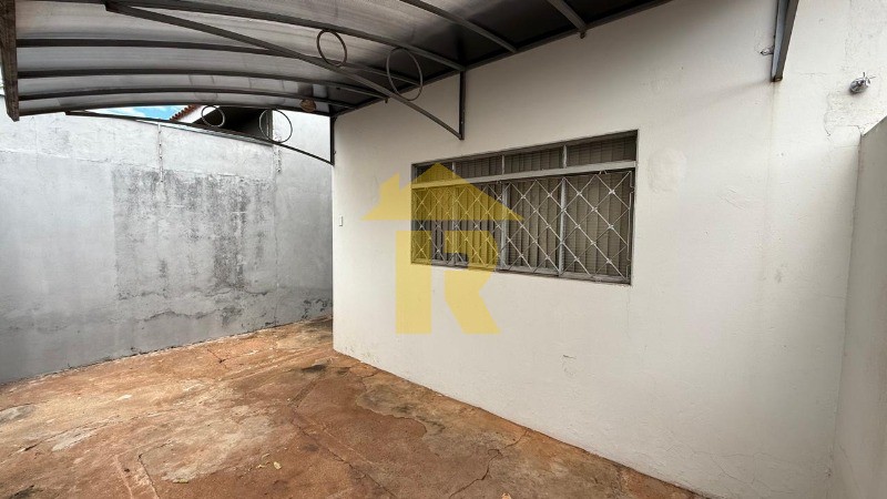 Casa com 3 quartos à venda, 240m² — foto 28 de 42