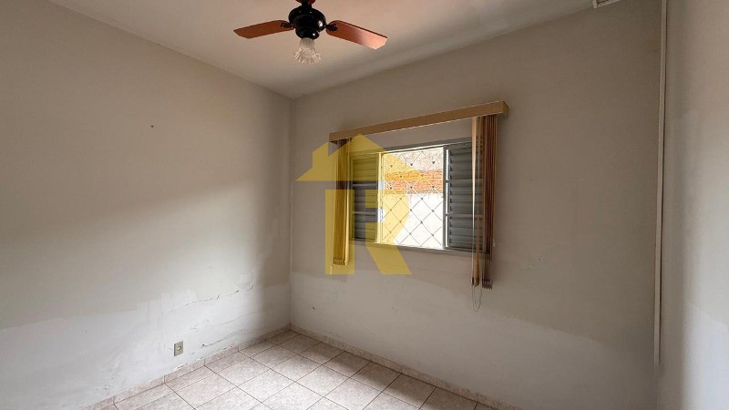 Casa com 3 quartos à venda, 240m² — foto 15 de 42