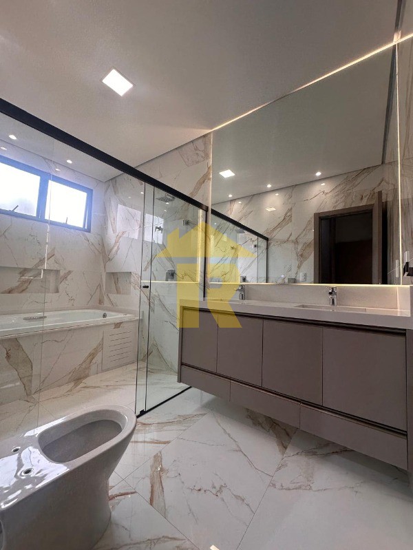 Casa de Condomínio com 3 quartos à venda, 240m² — foto 38 de 39