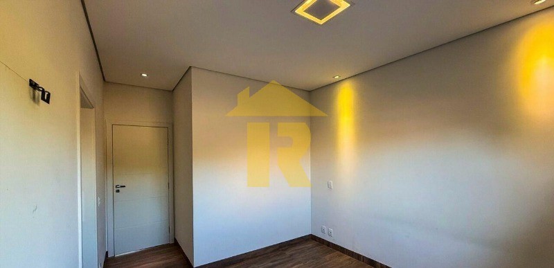 Casa de Condomínio com 4 quartos para aluguel, 318m² — foto 13 de 22