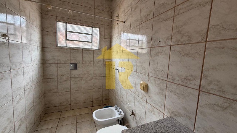 Casa com 3 quartos à venda, 240m² — foto 13 de 42