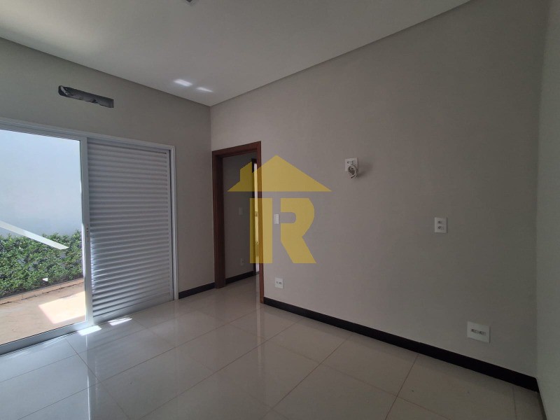 Casa de Condomínio com 3 quartos à venda e aluguel, 235m² — foto 33 de 48