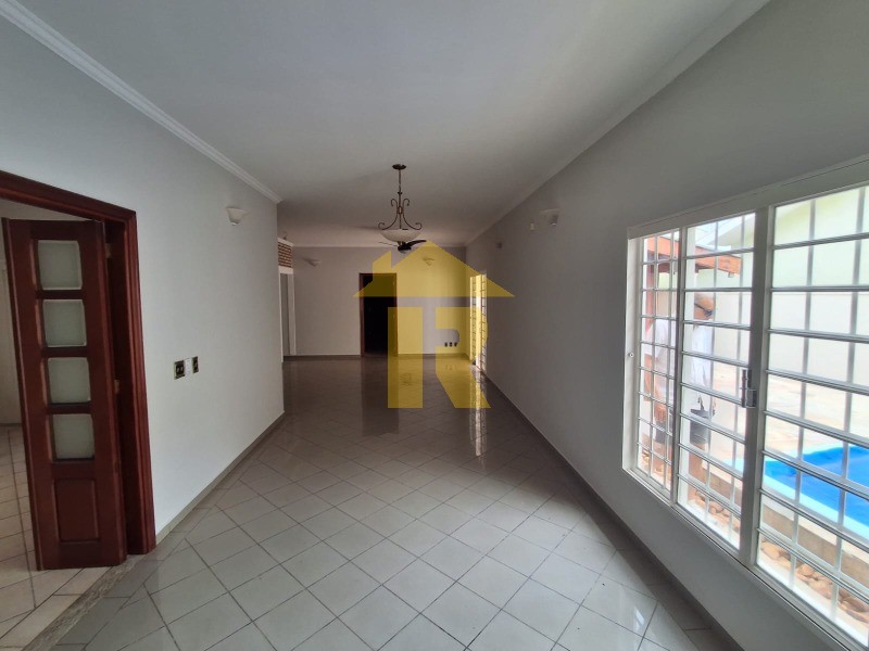 Casa com 4 quartos à venda, 340m² — foto 17 de 49