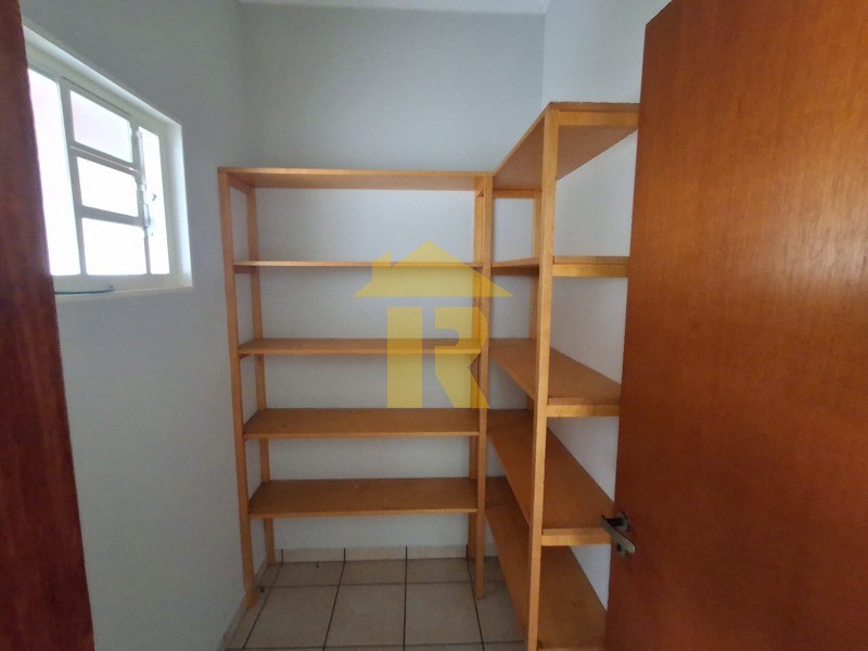Casa com 4 quartos à venda, 340m² — foto 14 de 49