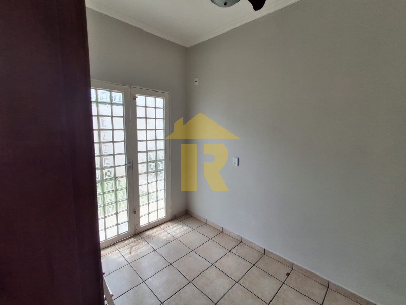 Casa com 4 quartos à venda, 340m² — foto 41 de 49