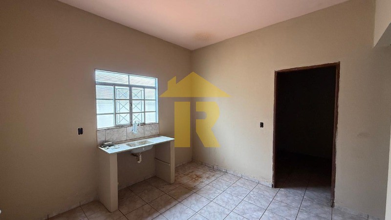Casa com 3 quartos à venda, 240m² — foto 33 de 42