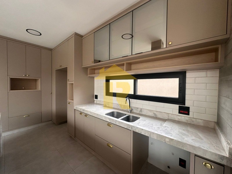 Casa de Condomínio com 3 quartos à venda, 250m² — foto 11 de 41