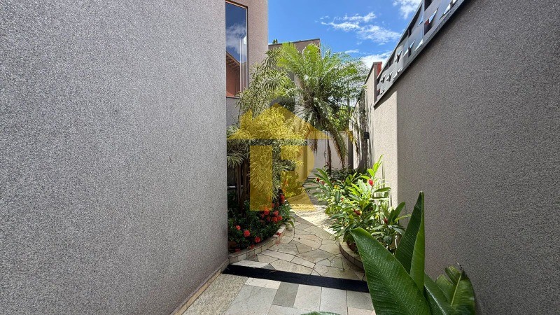 Casa de Condomínio com 3 quartos à venda, 300m² — foto 43 de 44