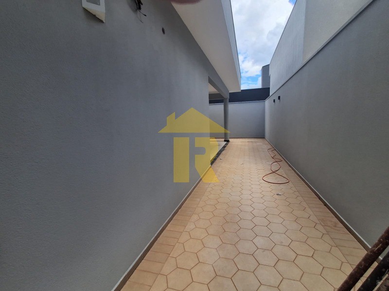 Casa de Condomínio com 3 quartos à venda e aluguel, 235m² — foto 18 de 48
