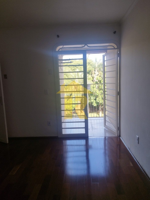Apartamento com 2 quartos à venda, 75m² — foto 3 de 31