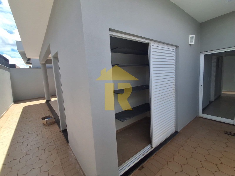 Casa de Condomínio com 3 quartos à venda e aluguel, 235m² — foto 20 de 48