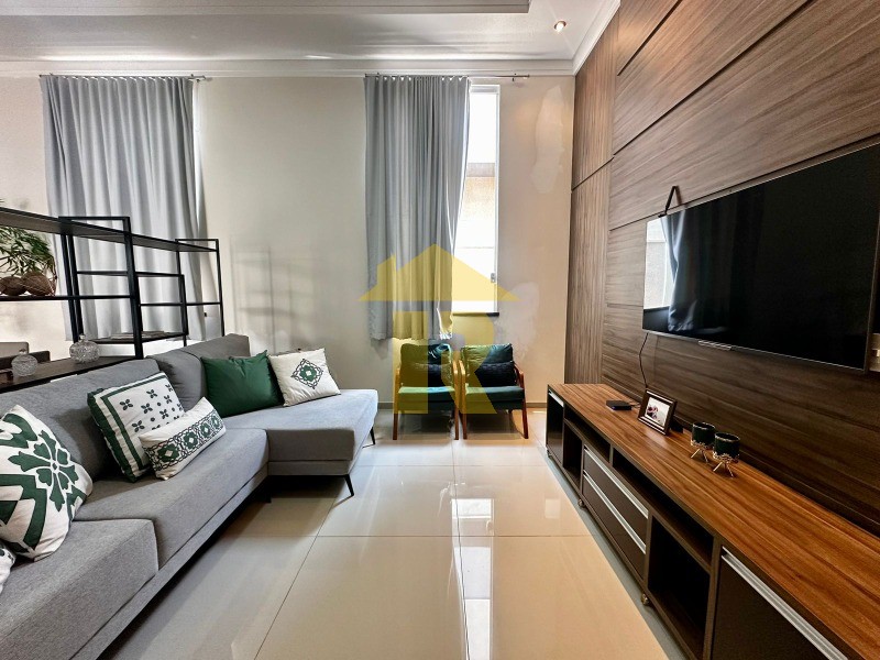 Casa de Condomínio com 3 quartos à venda, 211m² — foto 3 de 21