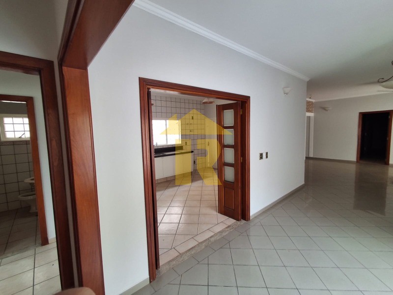 Casa com 4 quartos à venda, 340m² — foto 11 de 49