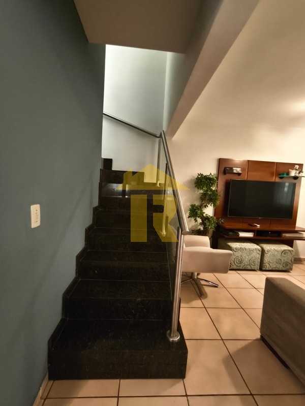 Casa de Condomínio com 3 quartos à venda, 140m² — foto 4 de 28