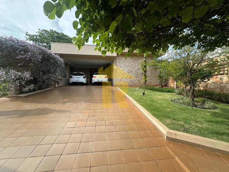 Casa de Condomínio com 3 quartos à venda, 220m² — foto 1 de 48