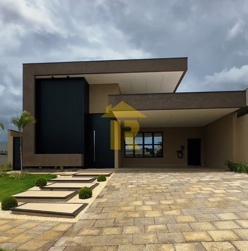 Casa de Condomínio com 3 quartos à venda, 240m² — foto 1 de 32