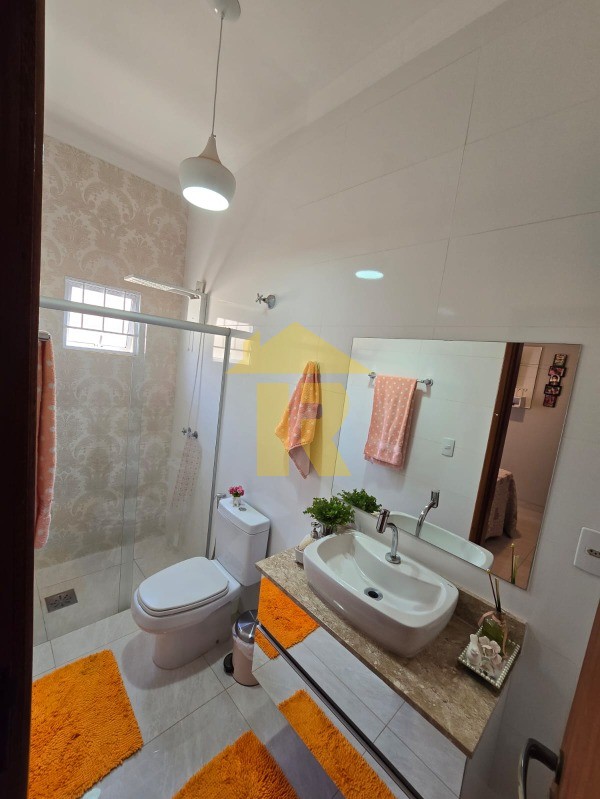 Casa com 3 quartos à venda, 240m² — foto 27 de 35