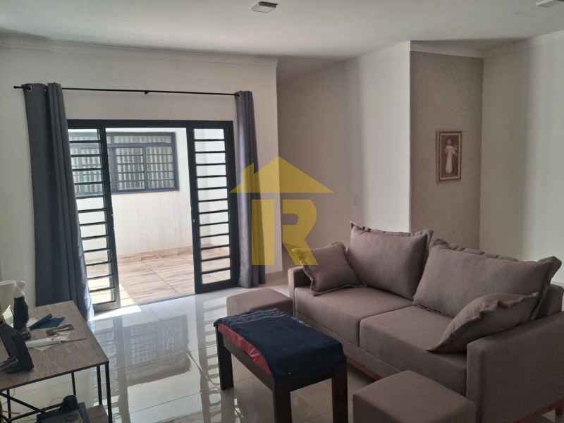 Casa com 3 quartos à venda, 195m² — foto 11 de 40