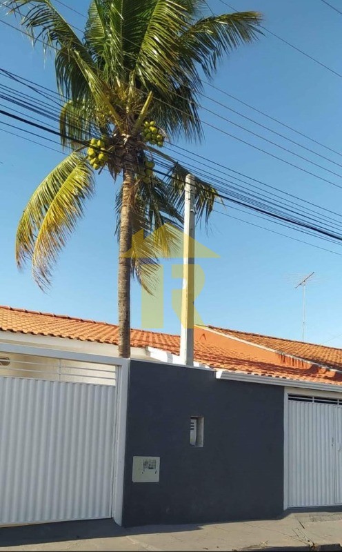 Casa com 3 quartos à venda, 160m² — foto 3 de 20
