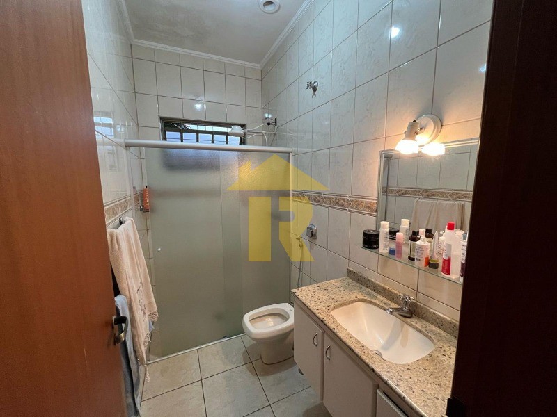 Casa com 3 quartos à venda, 240m² — foto 16 de 22