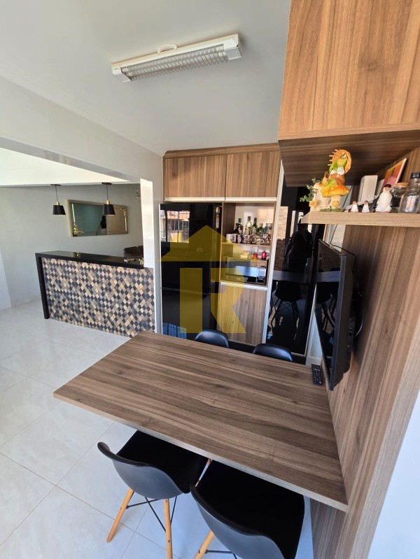 Casa com 3 quartos à venda, 240m² — foto 14 de 35