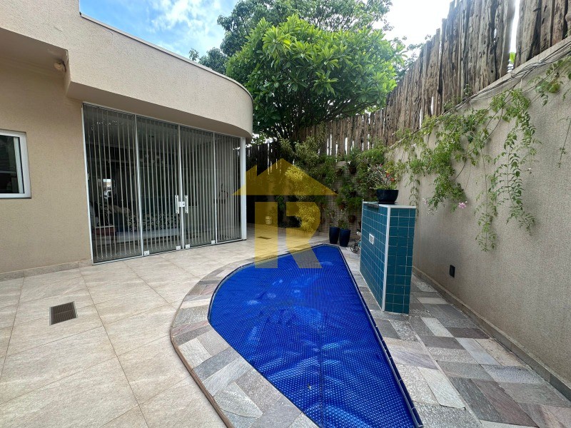 Casa de Condomínio com 3 quartos à venda, 220m² — foto 23 de 48
