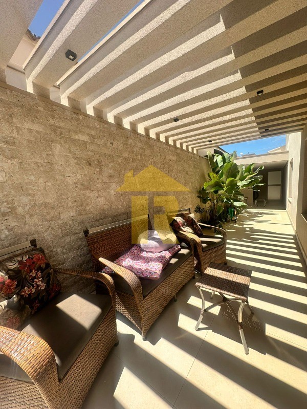 Casa de Condomínio com 3 quartos à venda, 240m² — foto 22 de 39