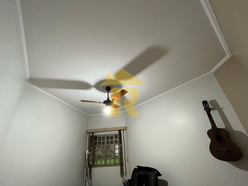 Casa com 3 quartos à venda, 240m² — foto 22 de 22