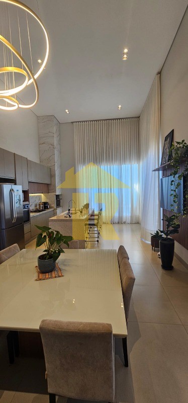 Casa de Condomínio com 3 quartos à venda, 215m² — foto 14 de 32