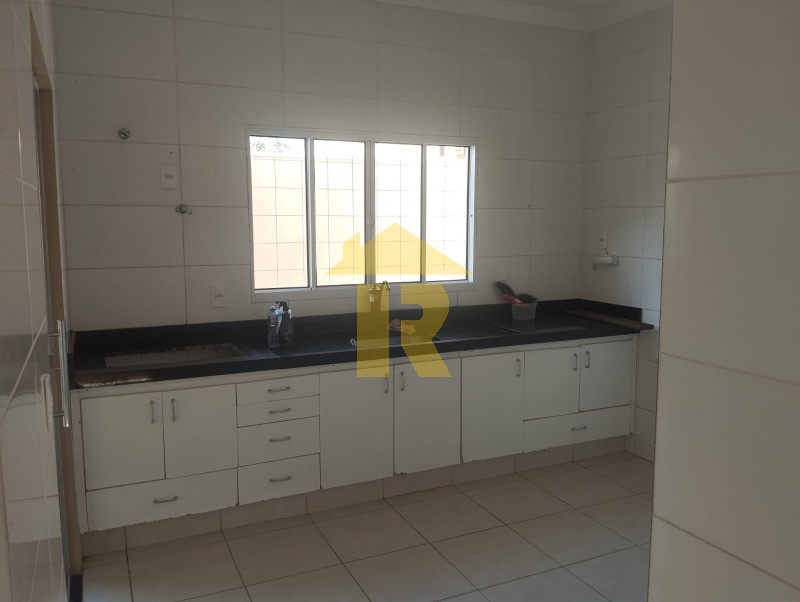 Casa com 3 quartos à venda, 130m² — foto 3 de 20