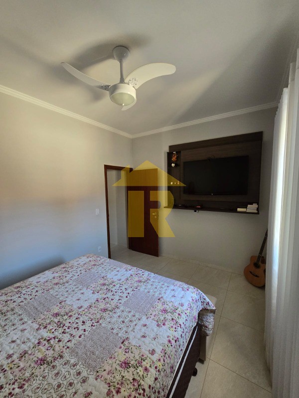 Casa com 3 quartos à venda, 240m² — foto 30 de 35