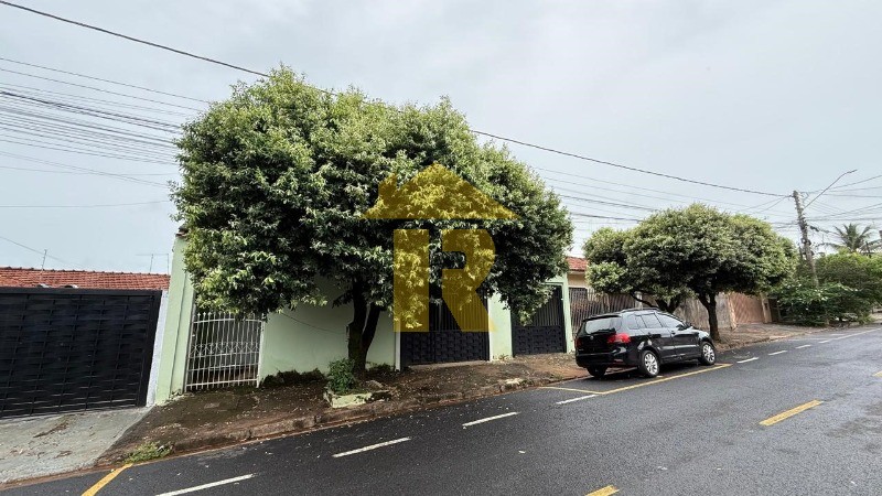 Casa com 3 quartos à venda, 200m² — foto 1 de 28