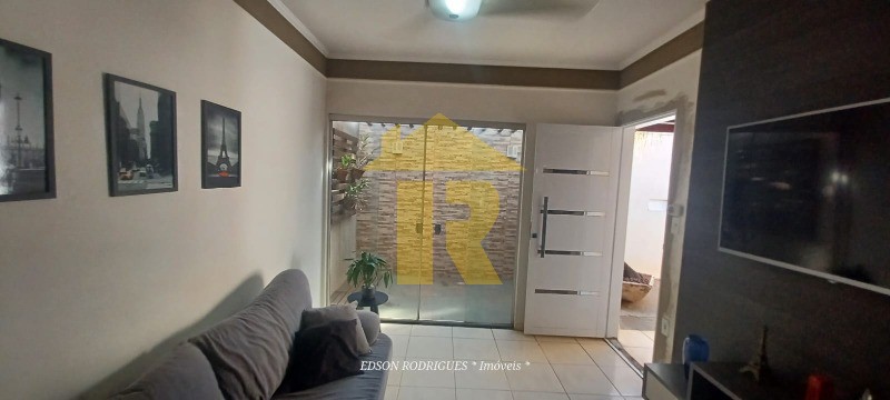 Casa com 3 quartos à venda, 80m² — foto 8 de 34