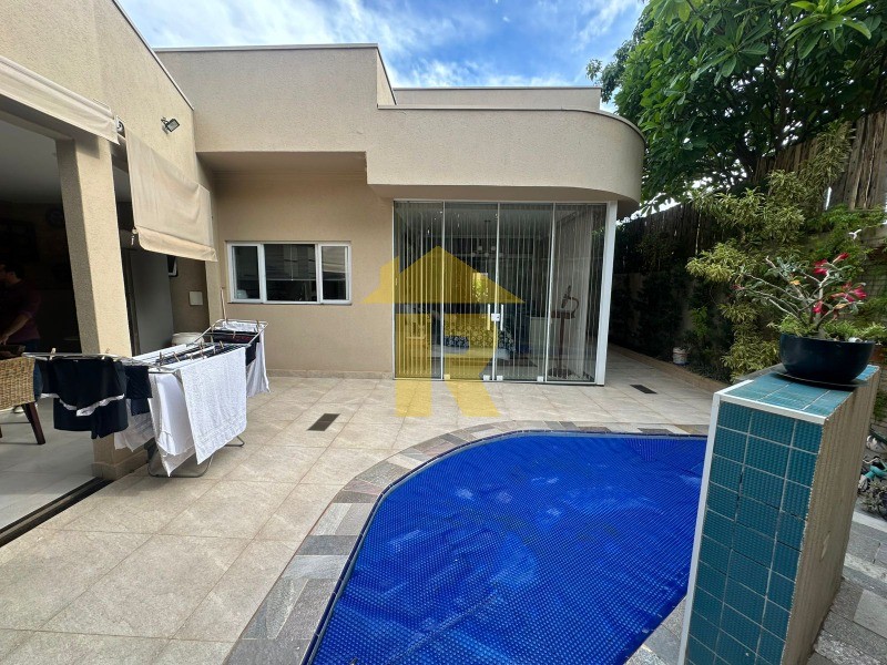 Casa de Condomínio com 3 quartos à venda, 220m² — foto 24 de 48