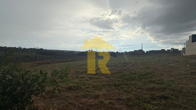 Terreno / Lote / Condomínio  à venda, 300m² — foto 9 de 22