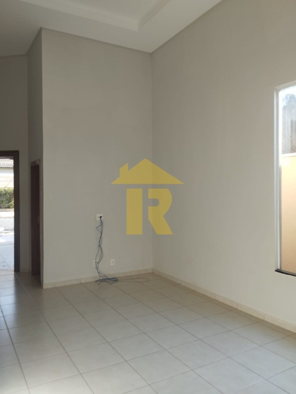 Casa com 3 quartos à venda, 130m² — foto 2 de 20