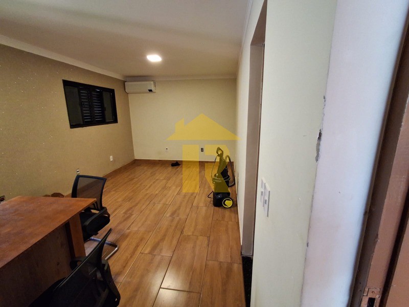 Casa com 3 quartos à venda, 195m² — foto 38 de 40