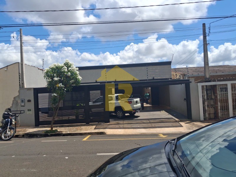 Casa com 3 quartos à venda, 195m² — foto 3 de 40