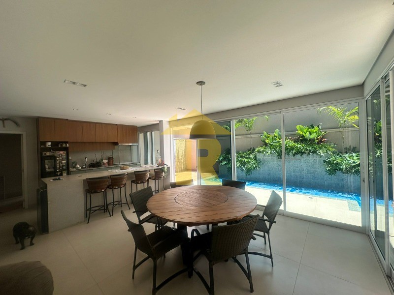 Casa de Condomínio com 3 quartos à venda, 240m² — foto 19 de 39