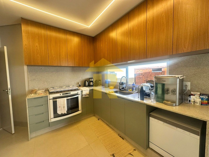 Casa de Condomínio com 3 quartos à venda, 240m² — foto 12 de 39