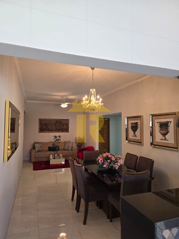 Casa com 3 quartos à venda, 240m² — foto 12 de 35