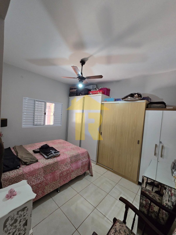 Casa com 3 quartos à venda, 240m² — foto 34 de 35