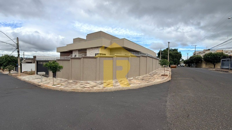 Casa com 3 quartos à venda, 471m² — foto 4 de 68