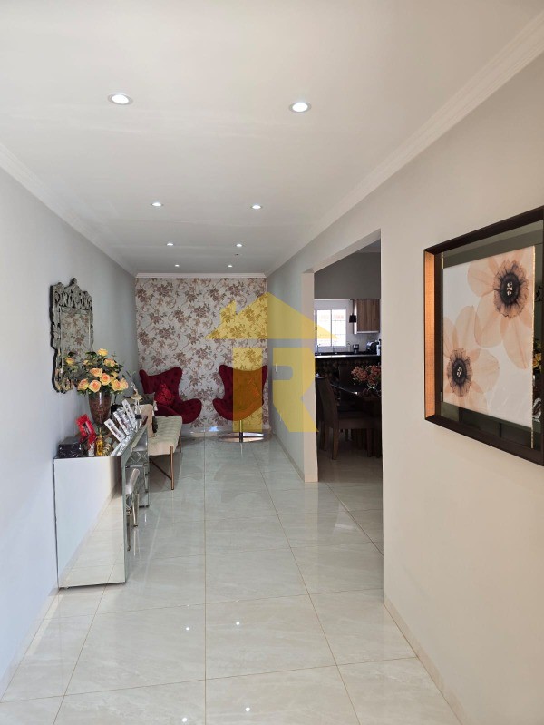 Casa com 3 quartos à venda, 240m² — foto 11 de 35