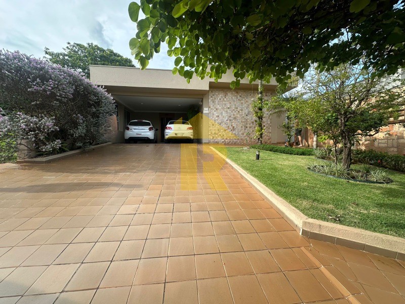 Casa de Condomínio com 3 quartos à venda, 220m² — foto 4 de 48