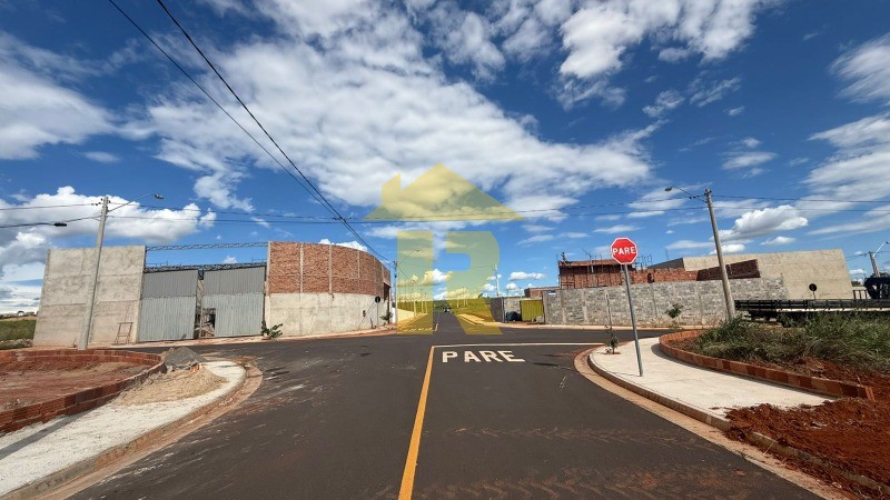 Terreno / Lote / Condomínio  à venda, 225m² — foto 11 de 20